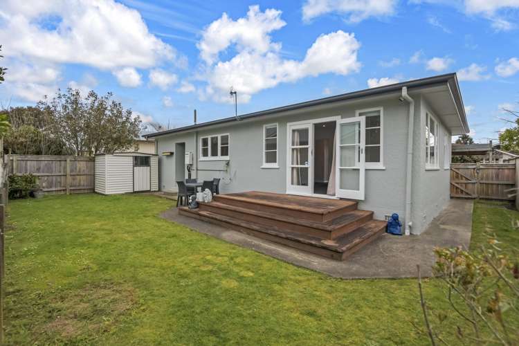 23 Burns Avenue Takaro_12