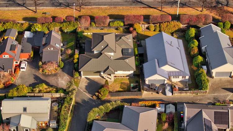 7 Innes Place Arrowtown_33