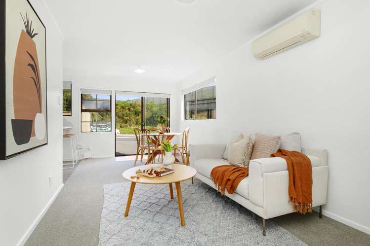 55A Collins Avenue Tawa_5