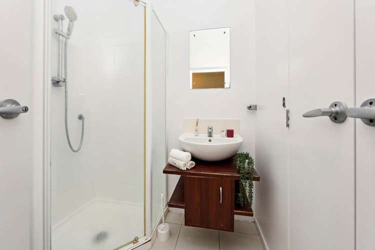 8/85 Portage Road New Lynn_9