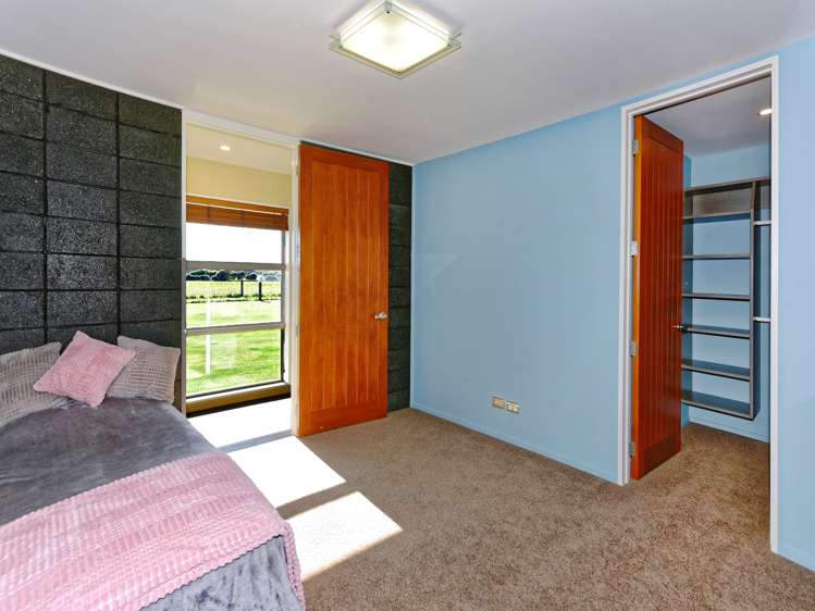 14d Mulholland Drive Darfield_12