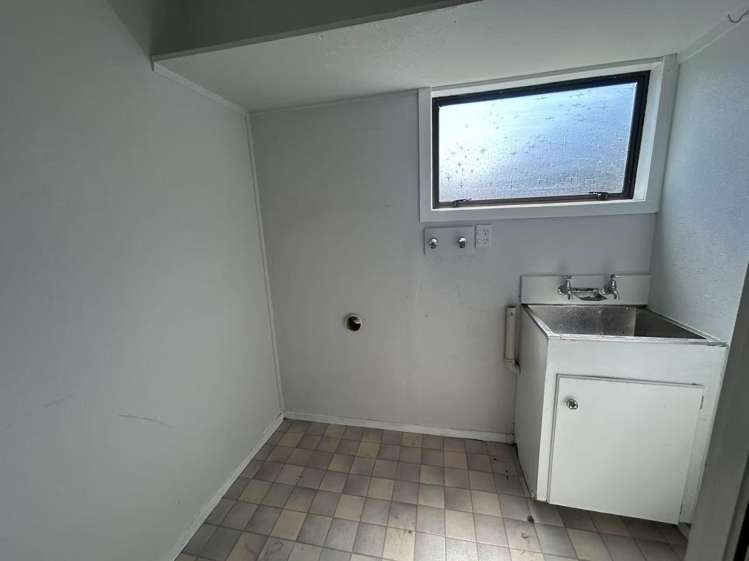 39 Beach Road Papakura_10