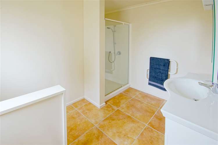 5 Piper Lane Beckenham_12