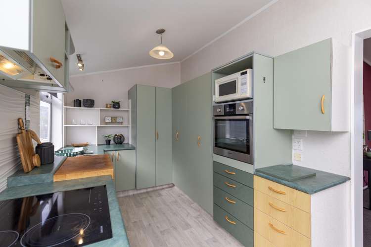 13 The Crescent Raumati South_13