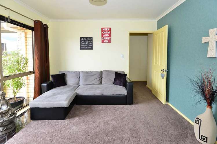 37 Spencer Road Oteha_18