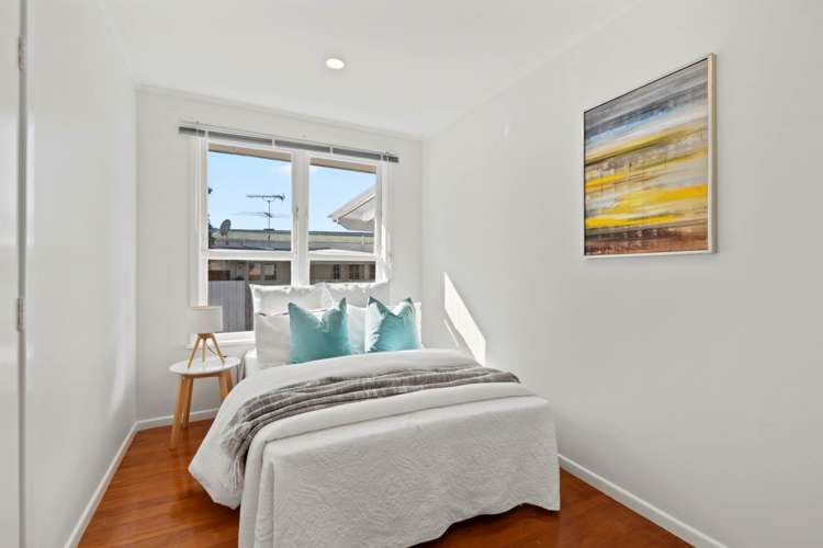 2/243 Lake Road Northcote_13