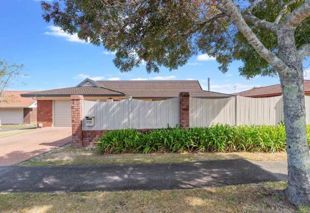 108 Mirrabooka Avenue Botany Downs_1