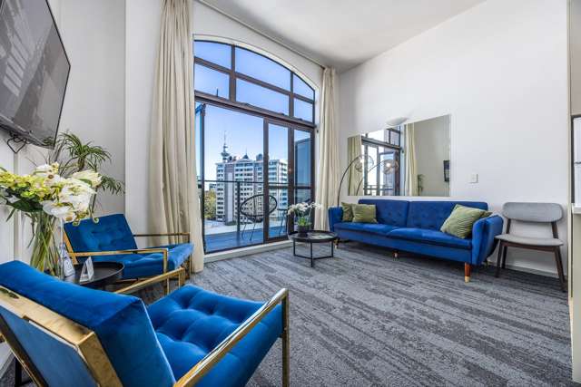 Penthouse Living With Views & Parking
