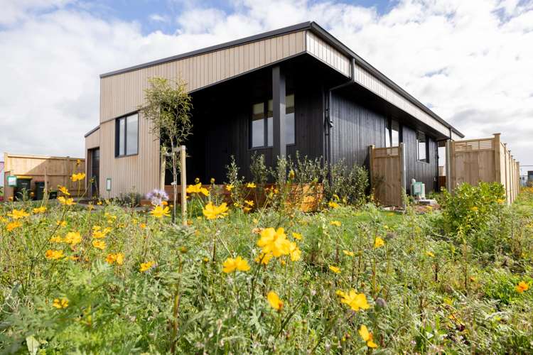 91 Waituarua Drive "Waiata Shores" Takanini_1