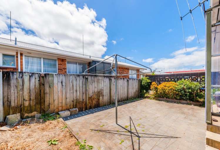 2/28 West Coast Road Glen Eden_14