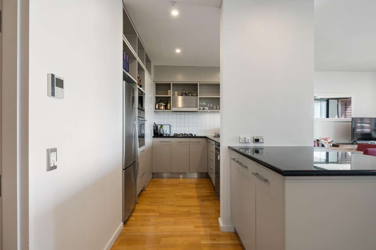 316/121 Customs Street West_5