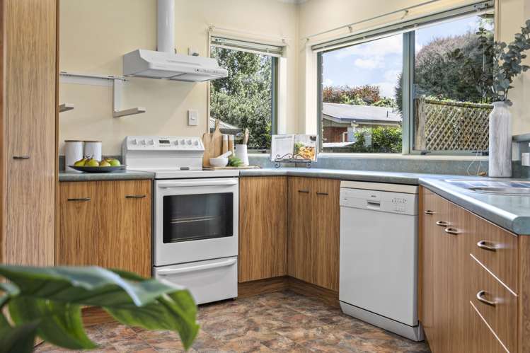 10 John Webb Drive Glenview_11