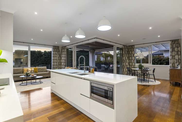 8 Verley Rise East Tamaki Heights_13