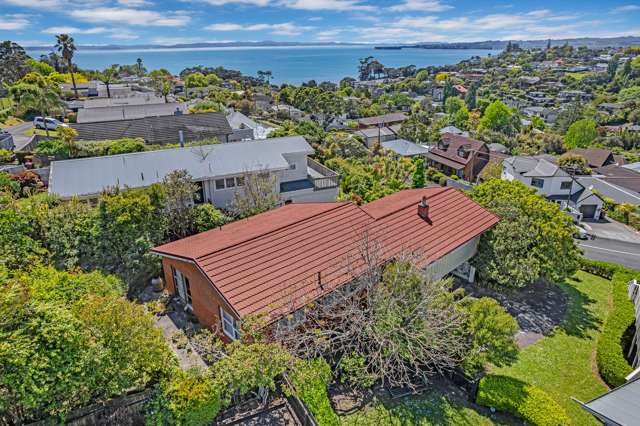 15 Colmar Road Mellons Bay_1