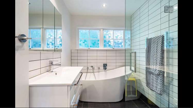 11 West Glade Crescent Birkenhead_16