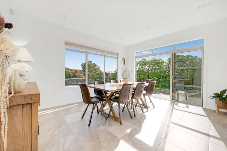 56 Columbia Crescent Beachlands_12