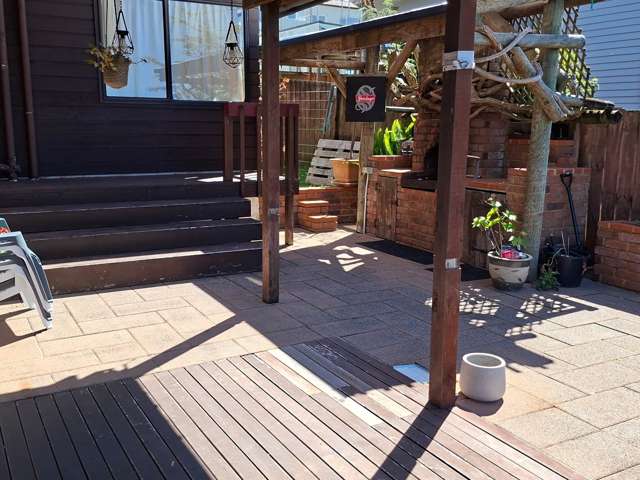 2/989 Beach Road Torbay_3