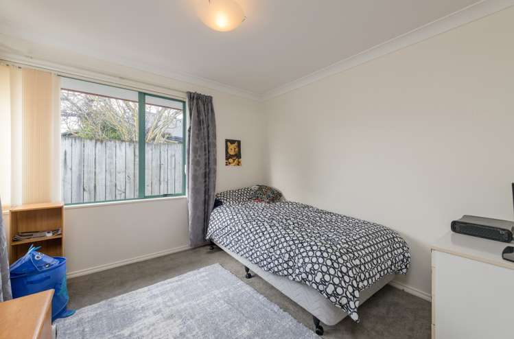 85 Aldinga Avenue Stoke_9