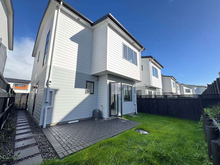 3 Greenbrier Street Westgate_13