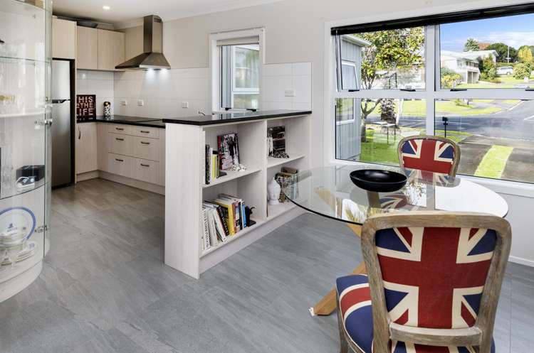 60 Beechdale Crescent Pakuranga Heights_10