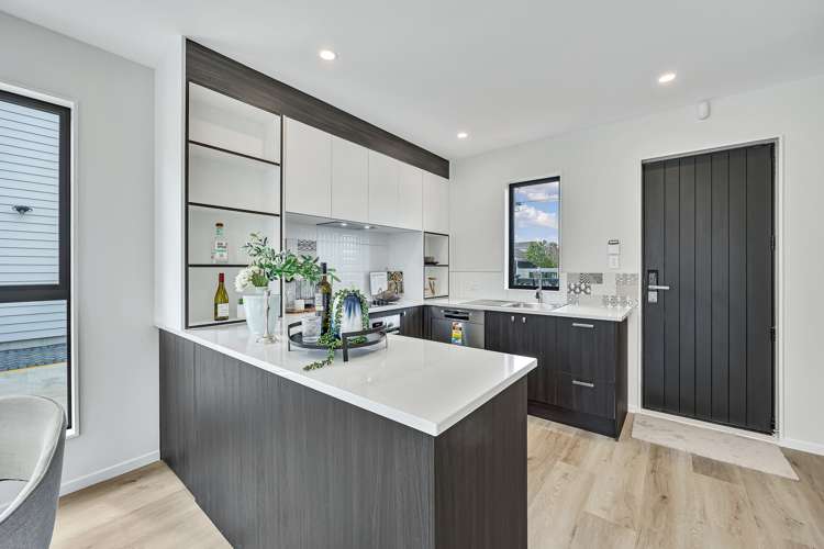 6,7&10/47 Beach Road Te Atatu Peninsula_3