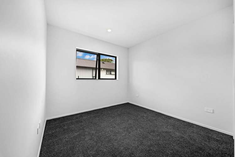 3/8 Friesian Drive Mangere_10