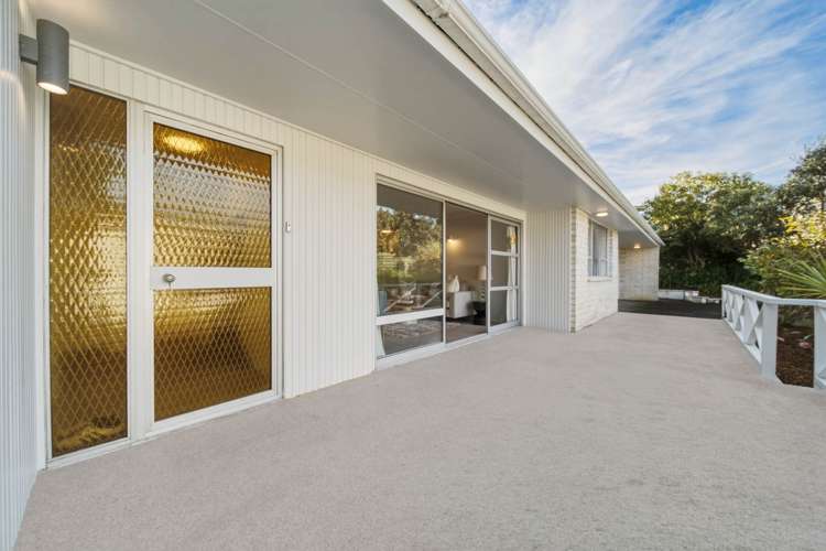 70 Ravenwood Drive Forrest Hill_17