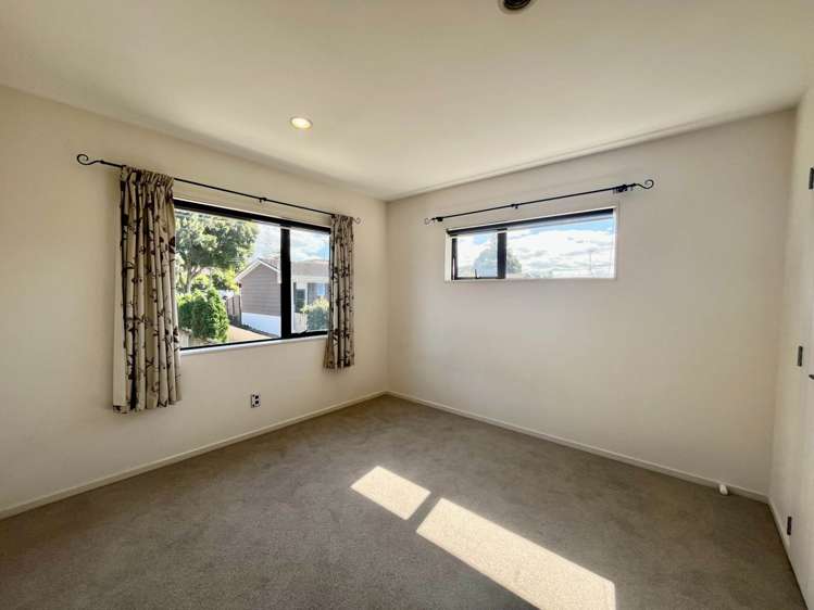 8 Landseer Place Blockhouse Bay_10