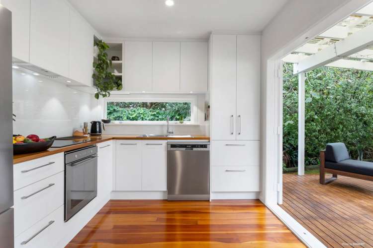 2/8 Arahoe Road New Lynn_7