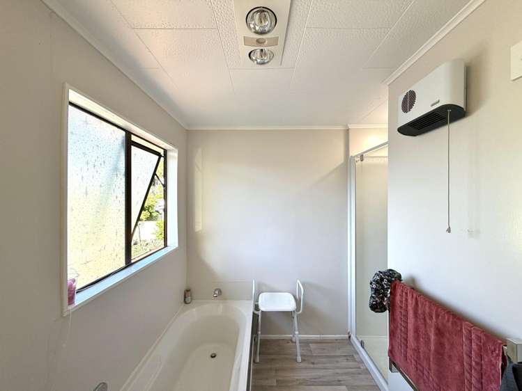 34 Gemstone Drive 11301_9