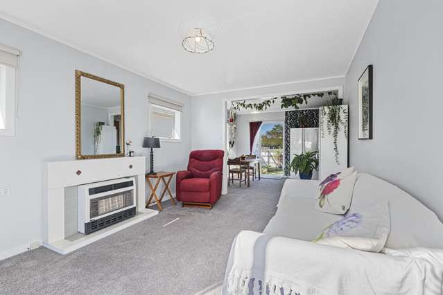 2 Turakina Street Merrilands_1