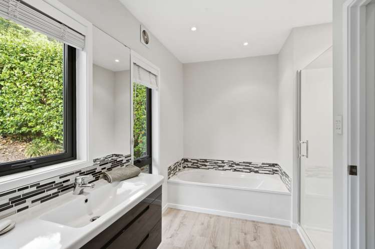 1 Cass Bay Place Cass Bay_16