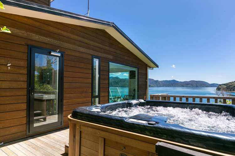 351 Port Underwood Road Whatamango Bay_5