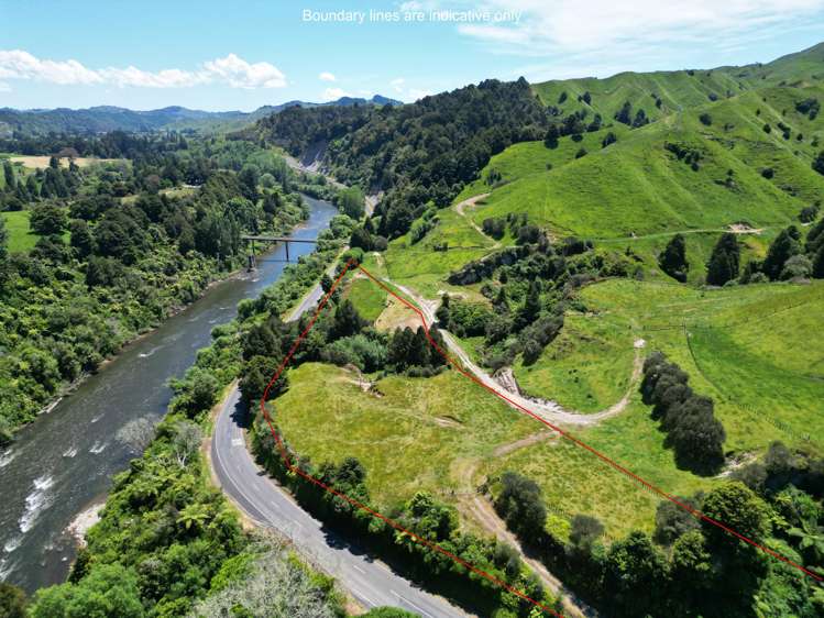 00 Whanganui River Road_0