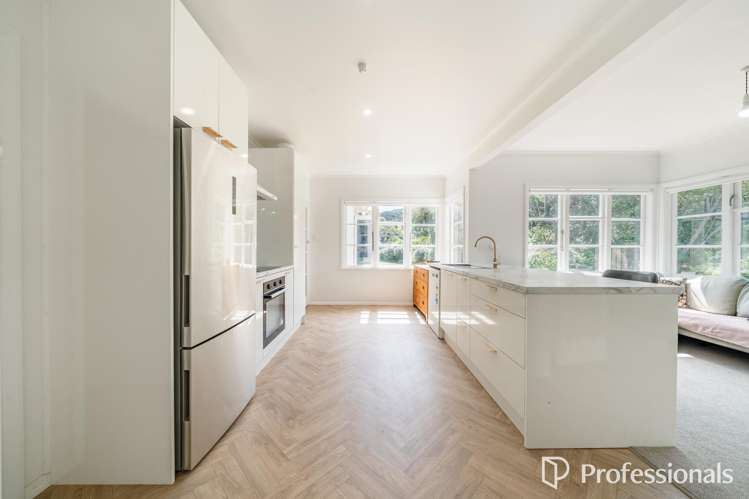 6 Te Whiti Grove Korokoro_1