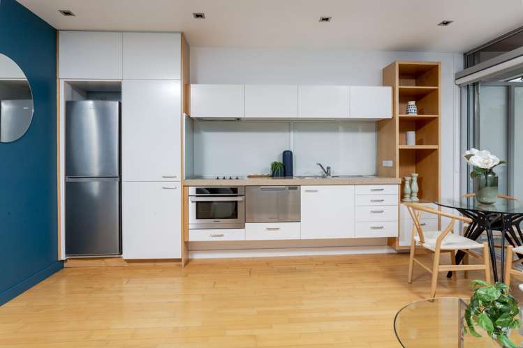 4/6 Beach Front Lane Browns Bay_10