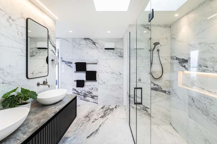 15 Omeo Crescent Redcliffs_24