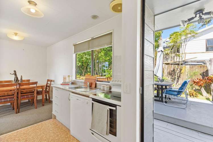 2/65 Keegan Drive Massey_14