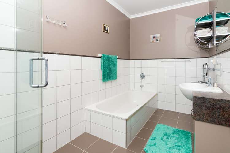 27 Alverna Heights View Gulf Harbour_11