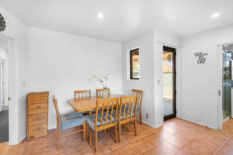 10 Evatt Street Bryndwr_11