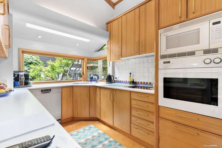 8 Valkyria Place Beach Haven_11