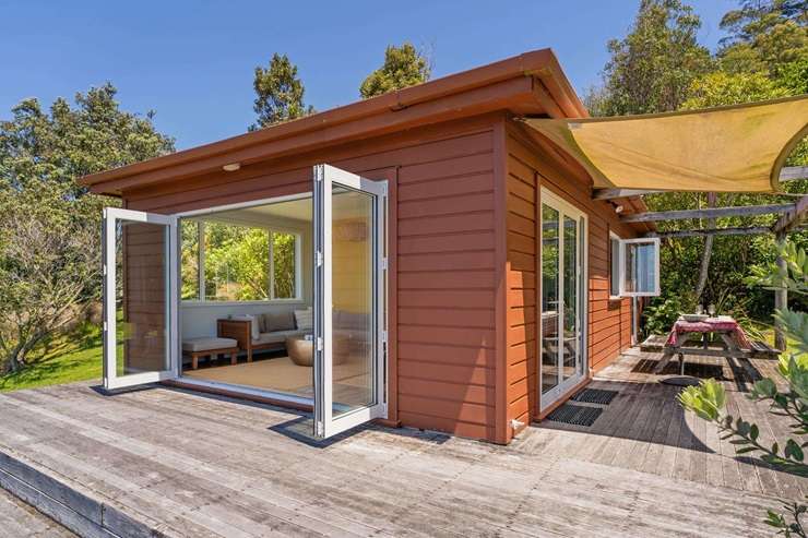 A large property with four houses on 4.3ha on Hahei Beach Road, in Hahei has sold for a record breaking $4.3m. Photo / Supplied