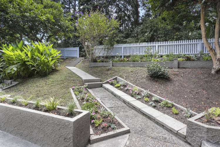 33 York Road Titirangi_23