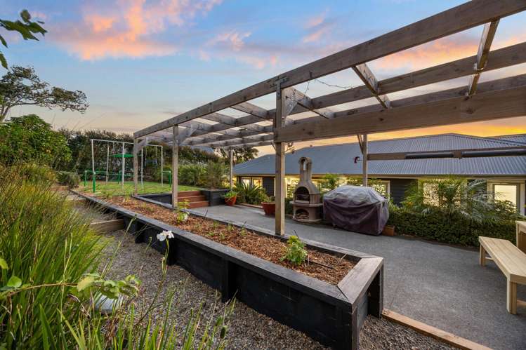 101 Waitakere Road Waitakere_28