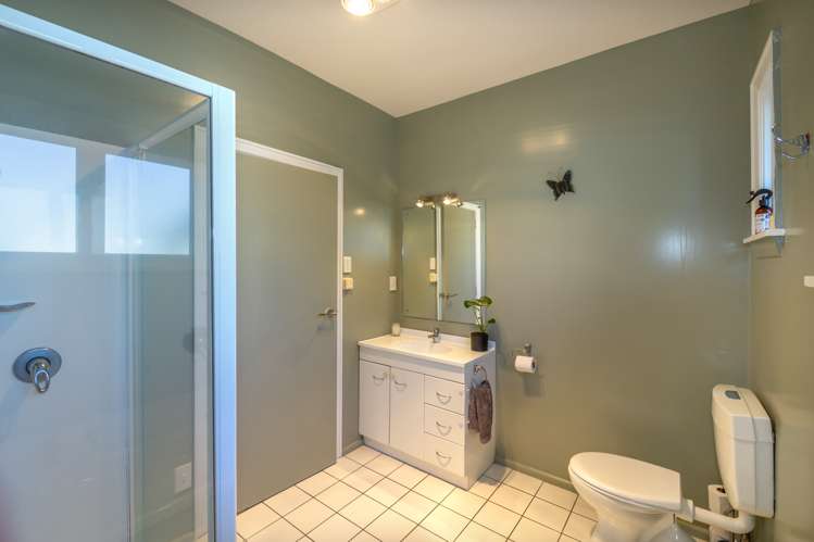 94 Racecourse Road Sockburn_17