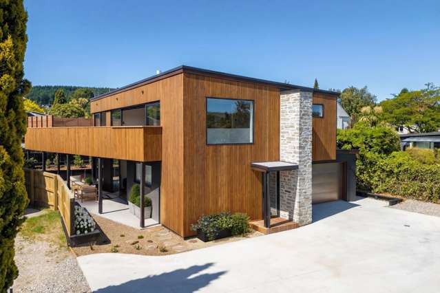 Brand-new luxury in "Old Wanaka" location