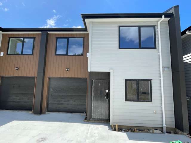 Exclusive Duplex Home in Sunnyhills