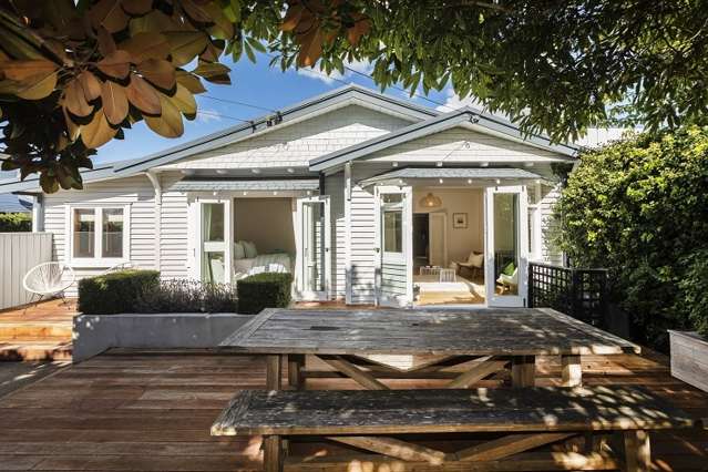 Two-way bidding war nets owners of Christchurch bungalow an extra $100,000