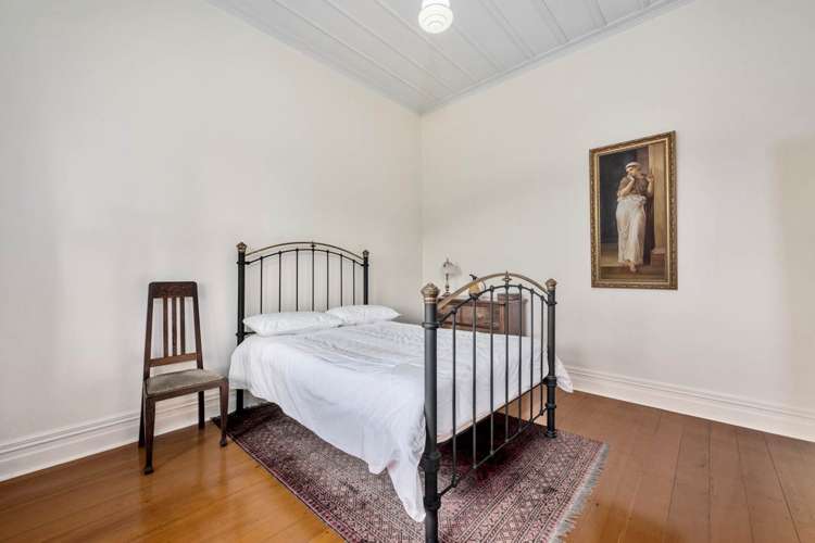 5 Shoal Bay Road Devonport_18