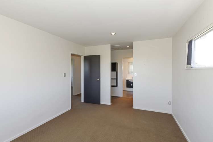 31 Riverglade Parkway Te Atatu South_9